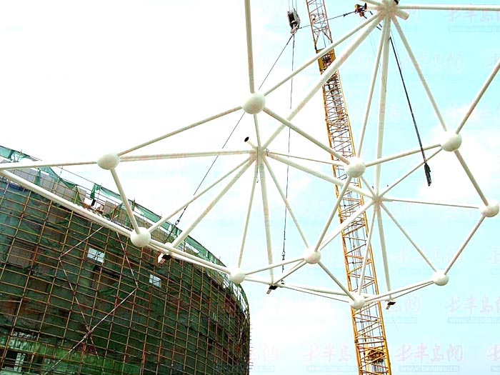 海门体育馆网架安装